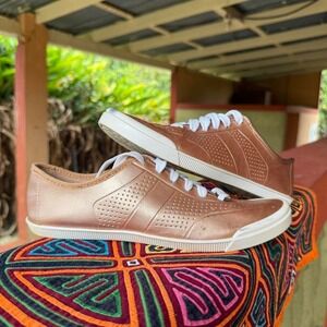 Moleca‎ Vintage Rose Gold Low-Top Sneakers Size 36 BR / 7 US Women